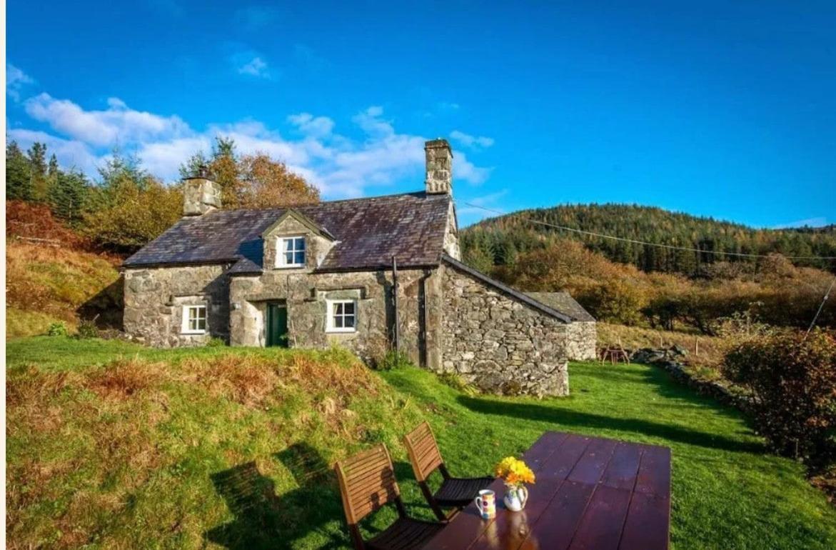 Tyn Y Simdde - Secluded Mountain Stay - Stunning Views Of Eryri 多尔盖罗 外观 照片