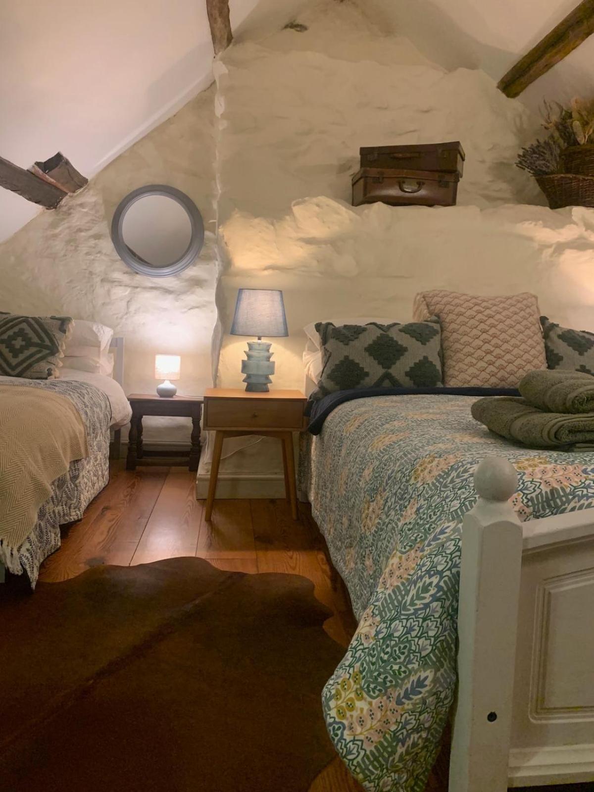 Tyn Y Simdde - Secluded Mountain Stay - Stunning Views Of Eryri 多尔盖罗 外观 照片