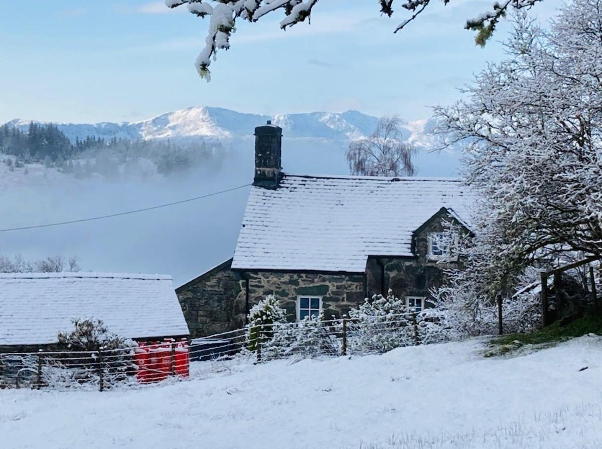 Tyn Y Simdde - Secluded Mountain Stay - Stunning Views Of Eryri 多尔盖罗 外观 照片